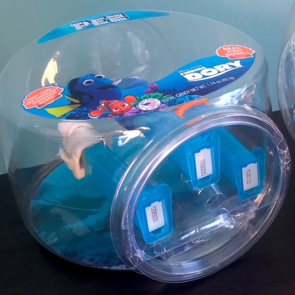 Collectors PEZ 🐡🐠🐟 finding dory set real fishbowl - Picture 3 of 3